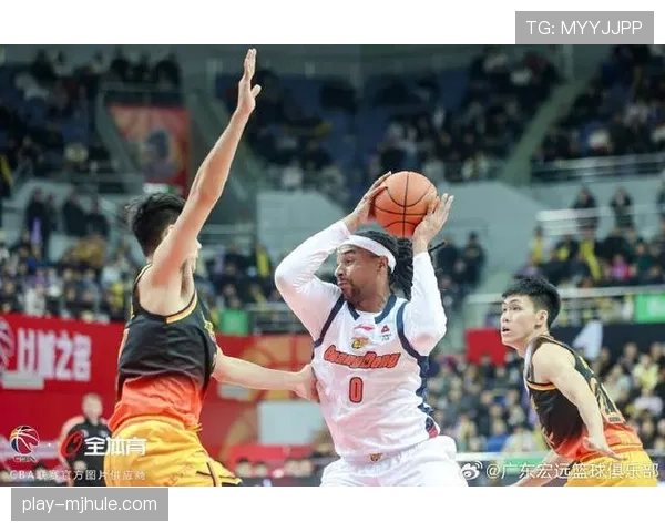 江苏肯帝亚哈里贾尔斯篮板保护 单场14篮板展现内线硬度